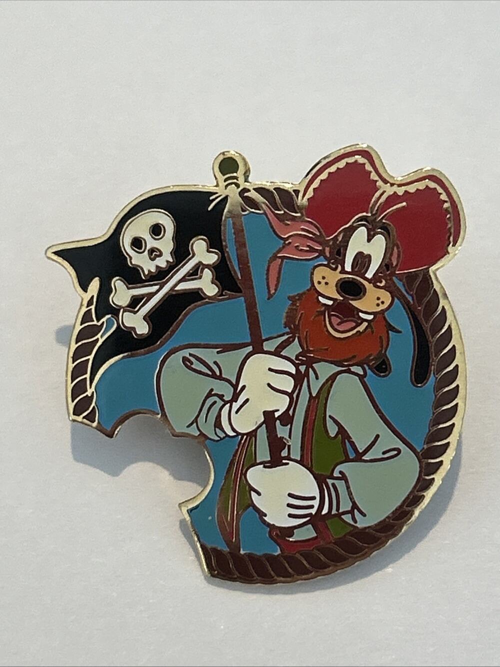 2007 Disney World Goofy Pirate Puzzle Mickey Mystery Machine